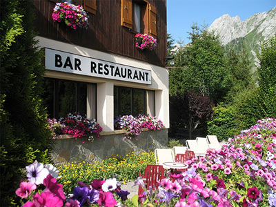 Restaurant ext&eacute;rieur &eacute;t&eacute;